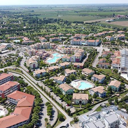 Altanea Apartments Con Piscina Caorle Exterior photo